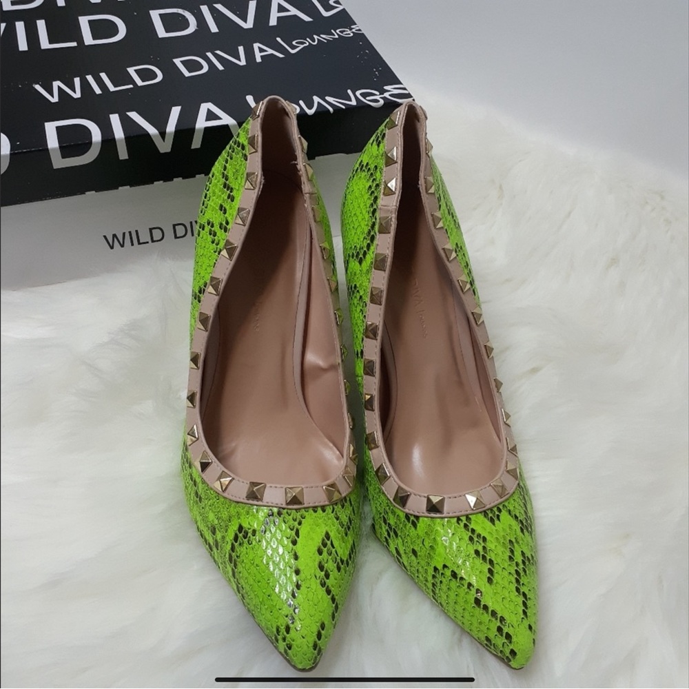 Wild Diva faux leather pumps